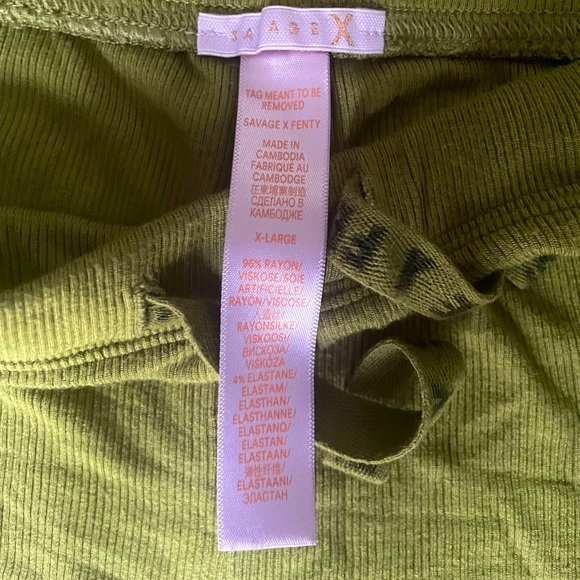 Rihanna Savage X Fenty Set - Picture 3 of 3